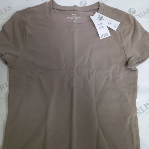 ABERCROMBIE & FITCH BABY TEE IN BROWN - SMALL