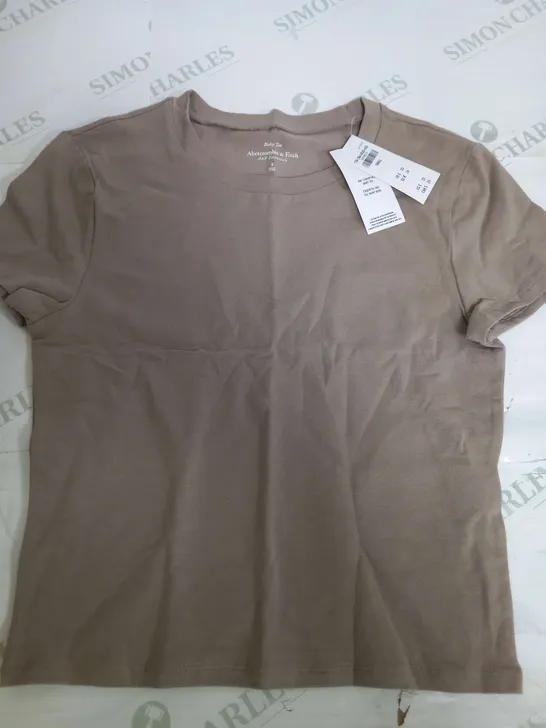 ABERCROMBIE & FITCH BABY TEE IN BROWN - SMALL