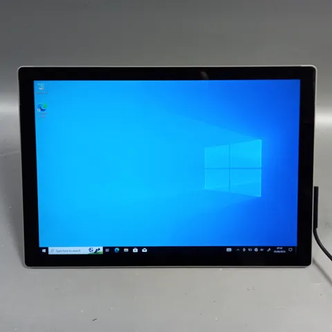 UNBOXED MICROSOFT SURFACE PRO INTEL I7-1065G7 16GB RAM 256GB TABLET COMPUTER