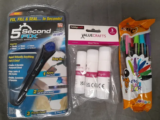 APPROXIMATELY 15 ASSORTED HOUSEHOLD ITEMS TO INCLUDE 5 SECOND FIX, GLUE STICKS, BIC PENS, ETC