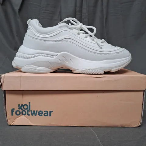 BOXED PAIR OF KOI EXTRA CHUNKY TRAINERS IN WHITE SIZE 7