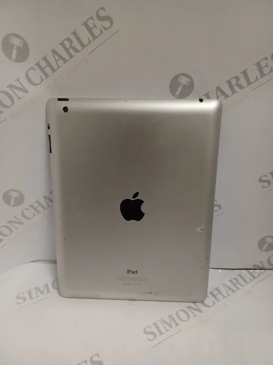 APPLE IPAD MODEL: A1458 SILVER