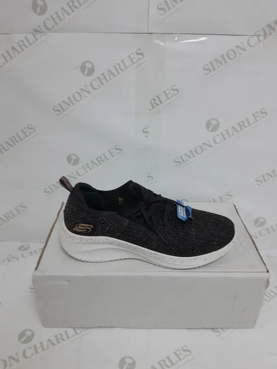 SKETCHERS STRETCH AIR-COOLED MEMORY FOAM LACED SNEAKERS (UK 6)