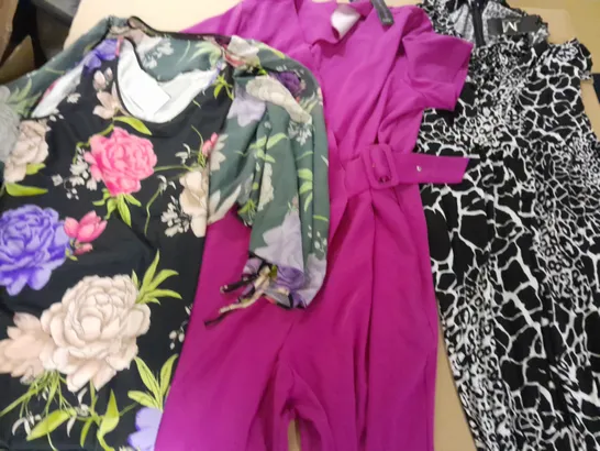 APPROXIMATELY 12 ASSORTED DRESSES TO INCLUDE DU JOUS, BRENDA EDWARDS, JULIEN NACDONALD, ETC