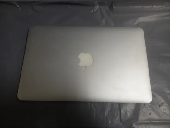 UNBOXED APPLE MACBOOK AIR LAPTOP