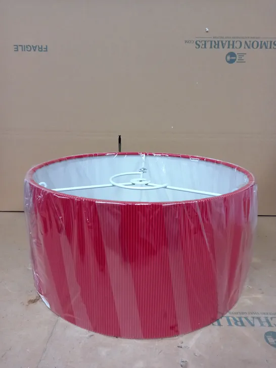 RED RIBBED LIGHTSHADE 40CM