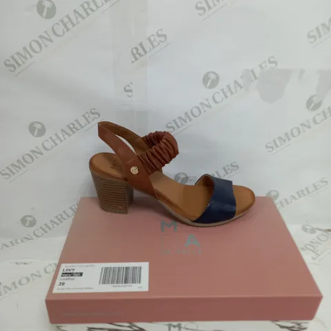 BOXED MODA IN PELLE LIIVY NAVY-TAN LEATHER SIZE 6