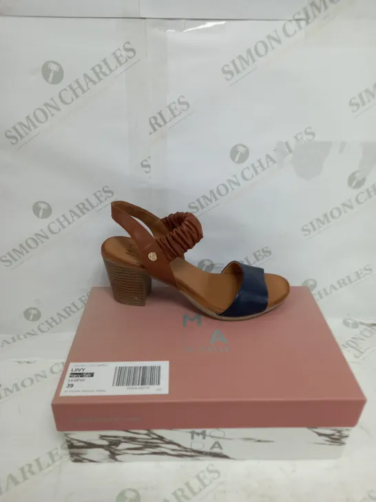 BOXED MODA IN PELLE LIIVY NAVY-TAN LEATHER SIZE 6