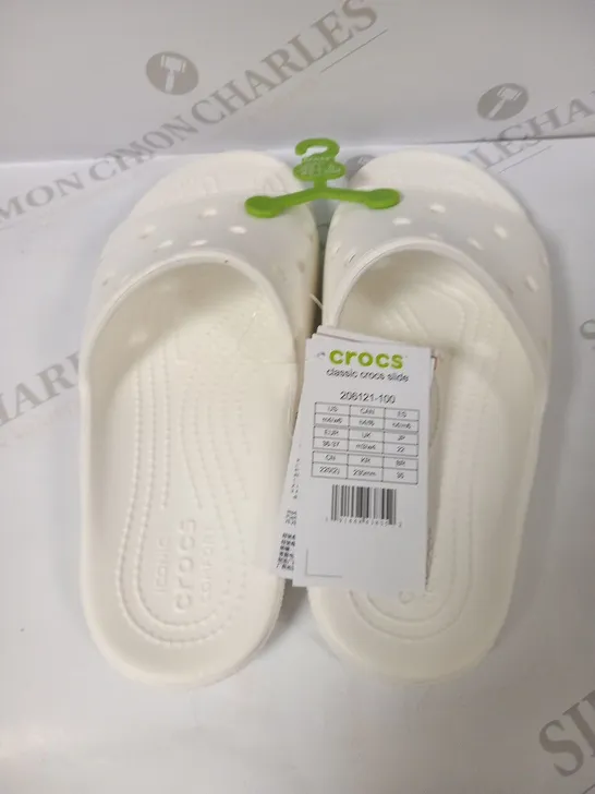 CROCS CLASSIC SLIDERS SIZE M3/M4