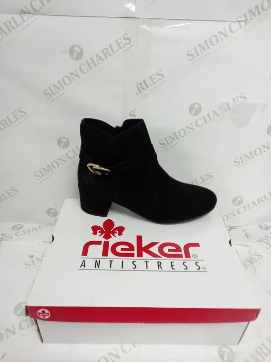 BOXED RIEKER BLOCK HEEL ANKLE BOOTS IN BLACK - SIZE 6