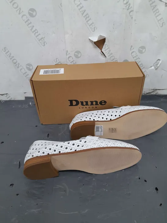 BOXED PAIR OF DUNE LONDON WHITE LEATHER LASER CUT LOAFER IN SIZE 6