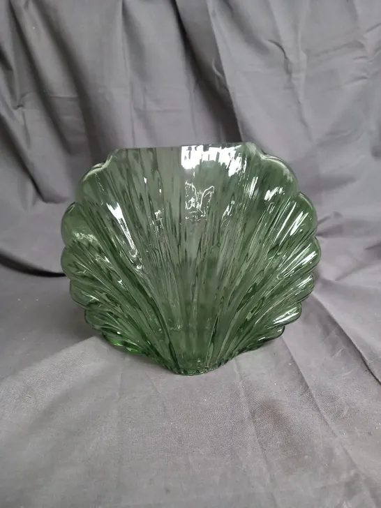 BOXED JULIEN MACDONALD SHELL GLASS VASE IN TRANSLUCENT GREEN