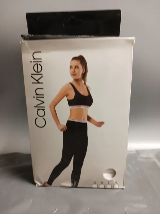 BOXED CALVIN KLEIN LADIES CROP TOP AND LEGGINGS SET WHITE SIZE XL