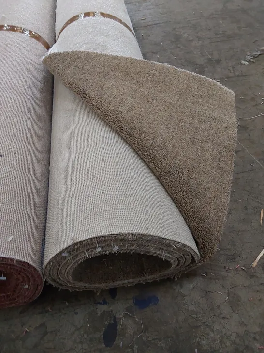 ROLL OF QUALITY CRESTA DIM HEATHERS CARPET // SIZE: APPROX. 5 X 2.71m