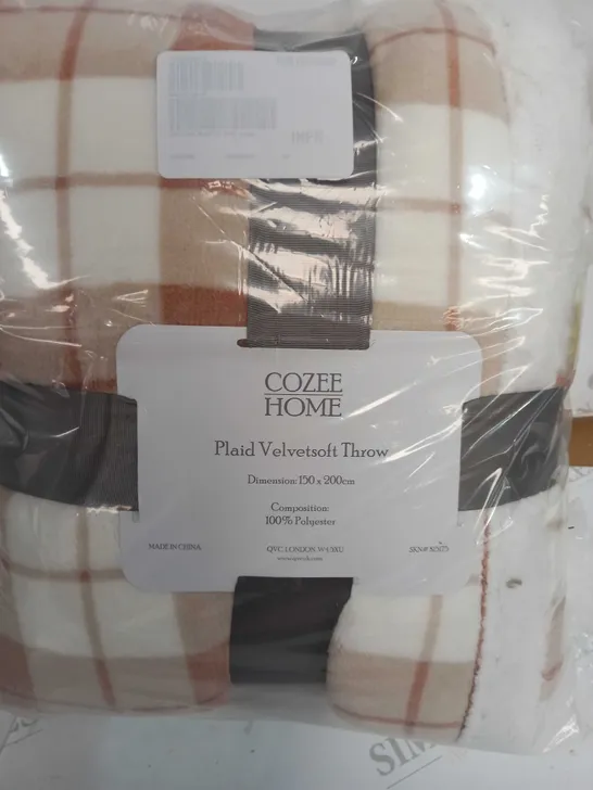 COZEE HOME PLAID VELVETSOFT THROW