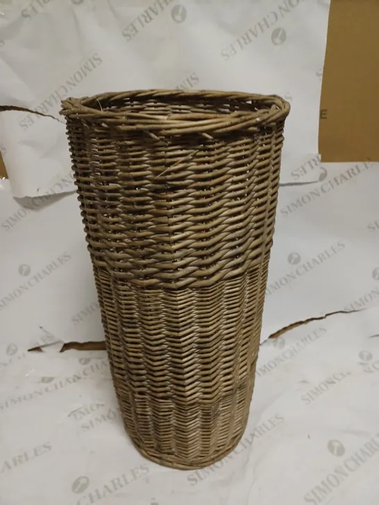 WICKER UMBRELLA HOLDER 