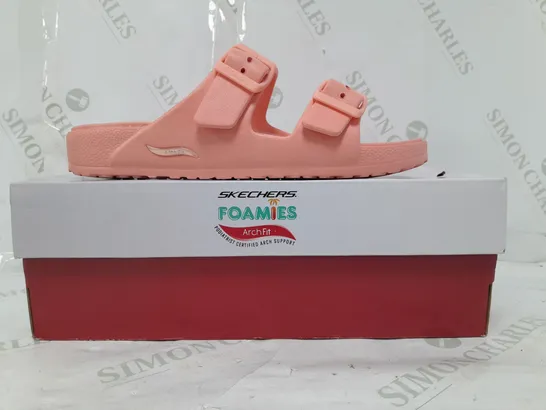 BOXED SKECHERS FOAMIES OPEN TOE SANDALS IN CORAL SIZE 6