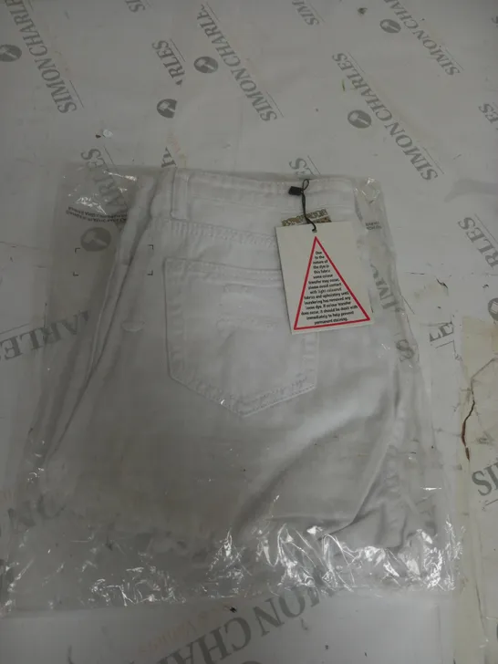 BOOHOO WHITE DENIM SHORTS SIZE 8 