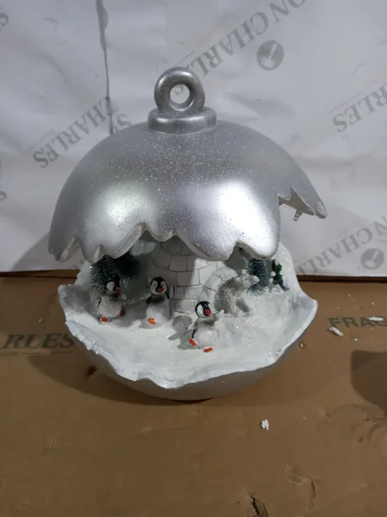 CHRISTMAS DETAILED BAUBLE DECORATION 