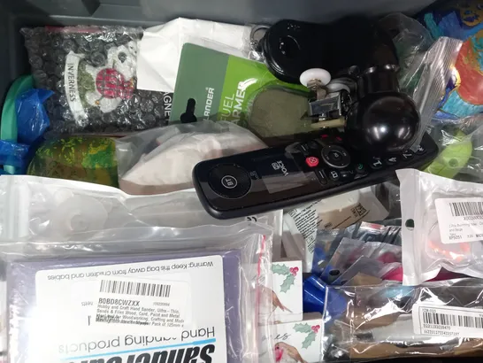 LOT OF APPROXIMATELY 20 ASSORTED HOUSEHOLD ITEMS TO INCLUDE TITANIUM INDICATOR HEAD, TAPE MEASURE, TV REMOTE, ETC