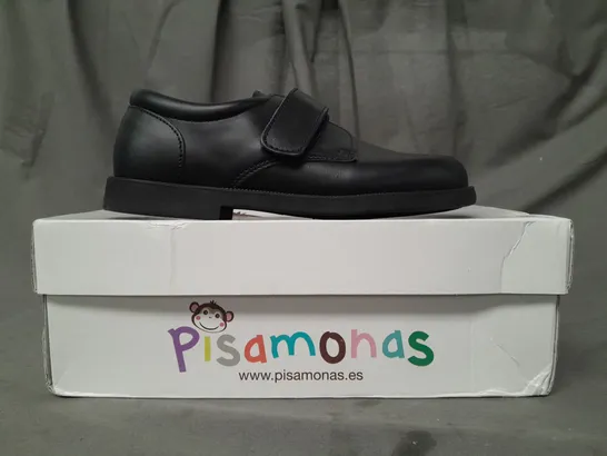 BOXED PAIR OF PISAMONAS KIDS SHOES IN BLACK EU SIZE 33