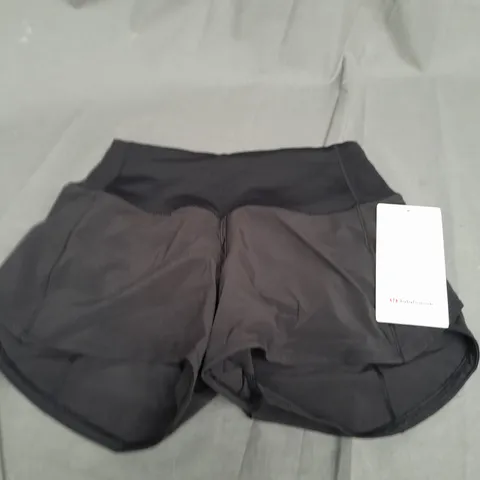 LULULEMON SPEED UP HR SHORT 4 LINED IN BLACK - SIZE 2