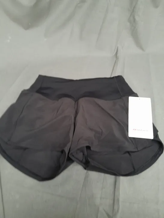 LULULEMON SPEED UP HR SHORT 4 LINED IN BLACK - SIZE 2