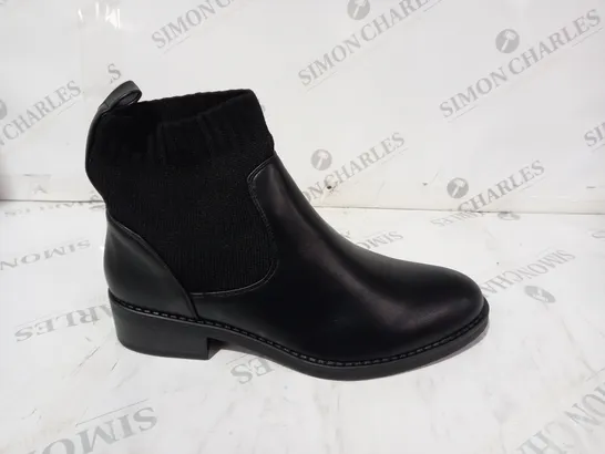 CM PARIS SOCK CUFF DETAIL CHELSEA BLACK BOOT SIZE 6