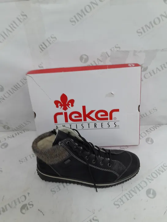 BOXED PAIR OF RIEKER LACE UP BOOTS IN BLACK SIZE 7.5