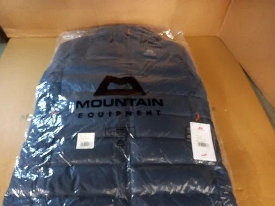 BAGGED MOUNTAIN EQUIPMENT LIGHTLINE JACKET IN NAVY - UK XL