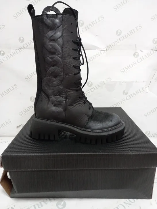 BOXED PAIR OF PAPCEI MAURICE CHAIN EMBOSSED MID BOOT IN BLACK - UK 5