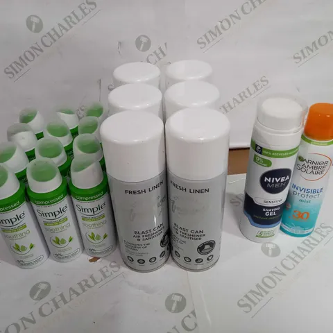 LOT OF APPROX 20 ASSORTED AEROSOLS TO INCLUDE ANTI-PERSPIRANT, AIR FRESHENER, SUN CREAM ETC