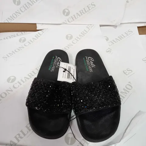 SKECHERS POP UPS SLIDE SANDAL - SIZE UK 5