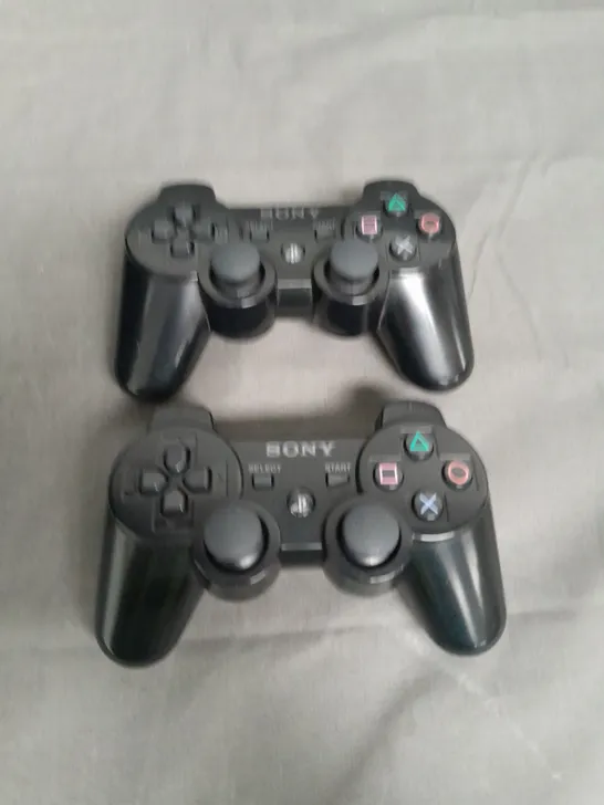 PLAYSTATION 3 GAME CONSOLE WITH 2 CONTROLLERS