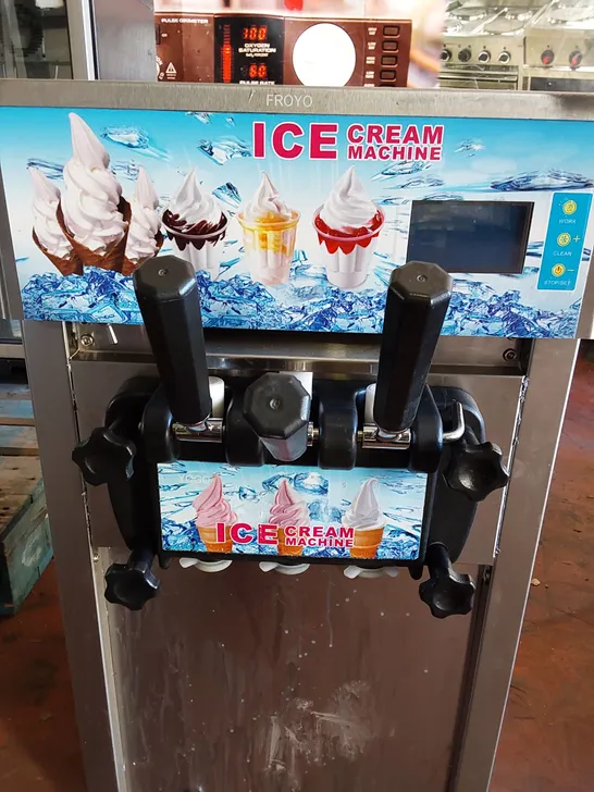 COMMERCIAL ZM-168 3-FLAVORS ICE CREAM MACHINE