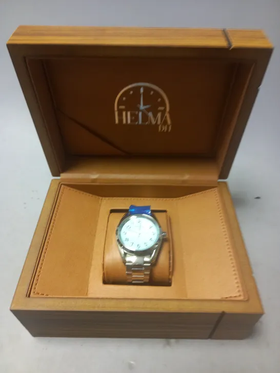 HELMA DH STAINLESS STEEL WATCH IN WOODEN GIFT BOX