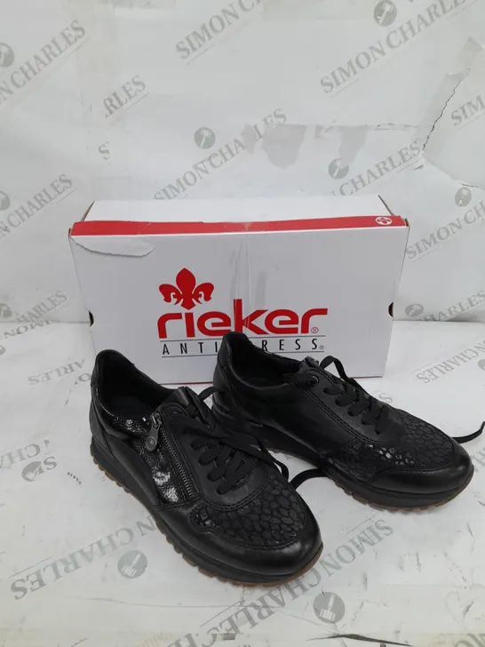 BOXED PAIR OF RIEKER LOW WEDGE TRAINERS IN BLACK SIZE 6