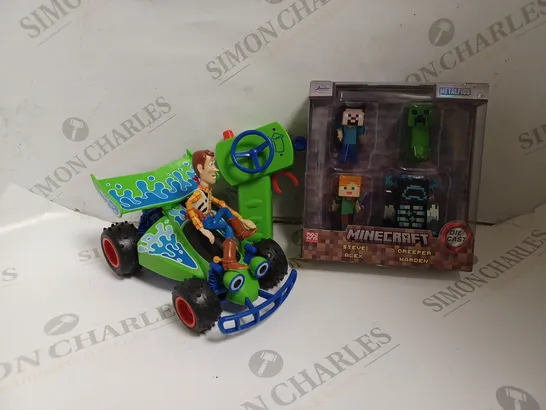 FOUR ASSORTED TOYS TO INCLUDE MINECRAFT 2.5 INCH FIGURES 4 PACK AND TOY STORY 1:24 RC BUGGY WITH WOODY