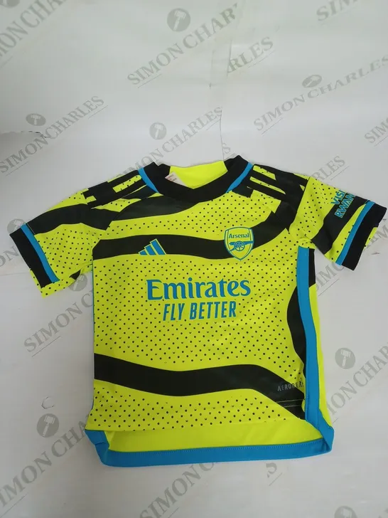 ARSENAL FC AWAY KIT  SIZE 18-24 MONTHS