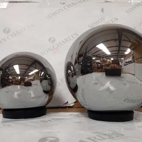 BOXED KELLY HOPPEN SET OF 2 INDOOR OUTDOOR PRELIT GLASS DECOR - REFLECTIVE ORBS