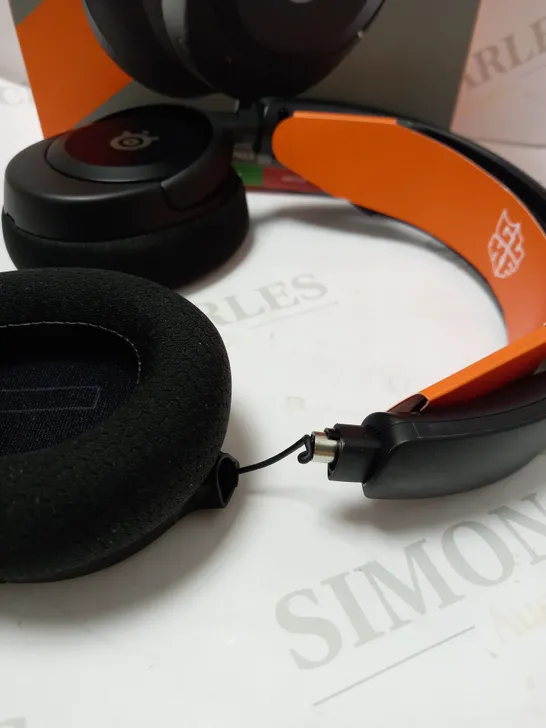 STEELSERIES ARCTIS NOVA 1 MULTI-SYSTEM GAMING HEADSET