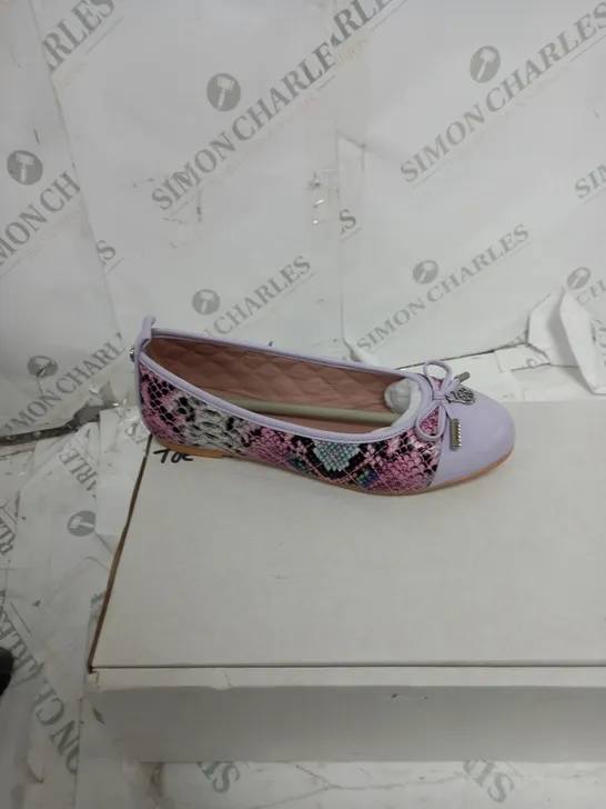 LILAC DETAILED BOXED PUMPS SIZE 4 