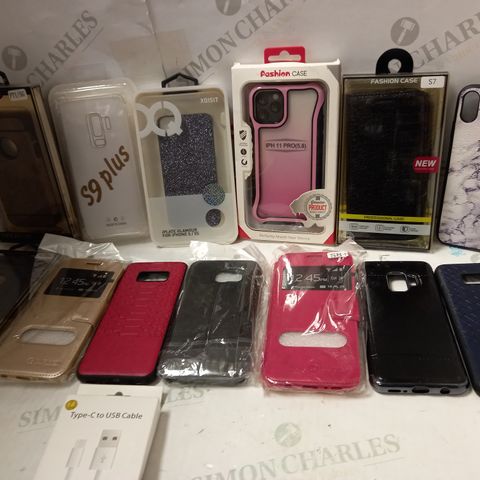 LOT OF APPROX 20 ASSORTED PHONE CASES TO INCLUDE XQISIT GLAMOUR IPHONE 5 CASE, S7 LEATHER TEXTURED CASE, S8+ RED LEATHER FLIP CASE, ETC