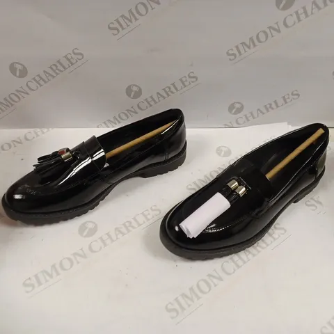 KICKERS LACHLY LOAFER TASSLE BLACK SIZE 38 