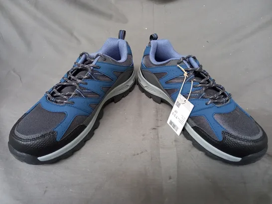 BOXED PAIR OF MOUNTAIN WAREHOUSE HIGHLINE II WALKING SHOES IN NAVY UK SIZE 9