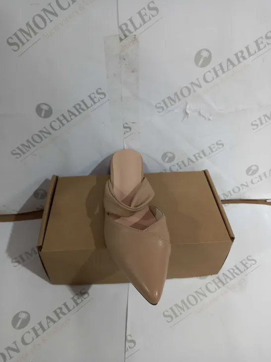 BOXED PAIR OF NUDE SANDALS SIZE 39