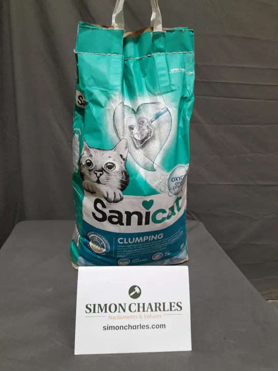 SANICAT CLUMPING 8L BAG OF CAT LITTER