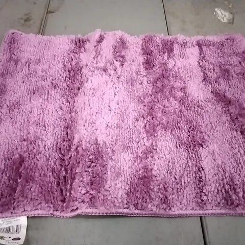 BRAND NEW GILES BATHMAT SIZE 40CM X 55CM IN PURPLE