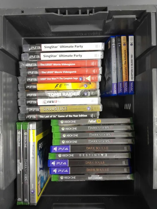 APPROXIMATELY 30 ASSORTED VIDEO GAMES FOR VARIOUS CONSOLES TO INCLUDE FALLOUT 76, FIFA 21, DESTINY 2 ETC 