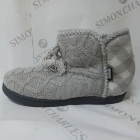 LINA SLIPPER BOOT UK 9 - MED GREY - BAGGED 